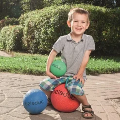 Bälle In Verschiedenen Grosen, 4 Stk.