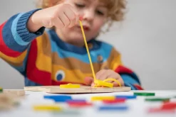 Knopfe Annahen - Formen, Farben, Feinmotorik