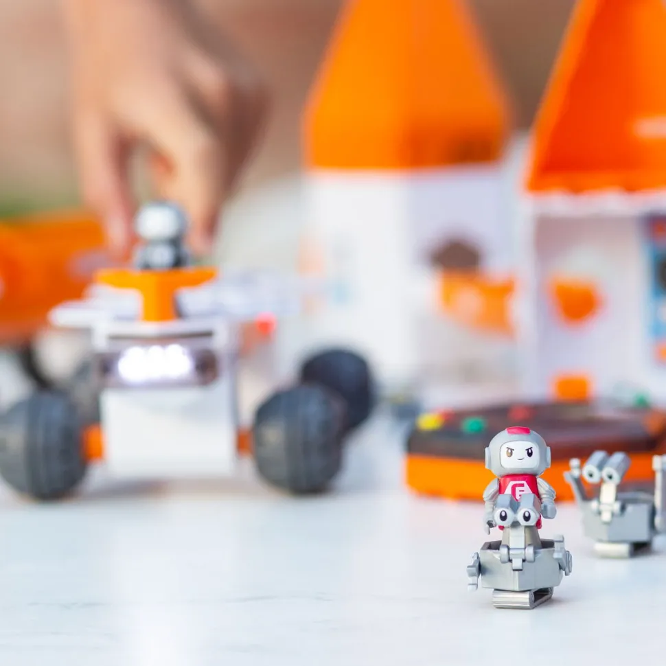 Mint Bauset - Raumstation - Licht, Ton & Bewegung