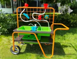 Mobiler Gartenspieltisch - Wasser & Sand