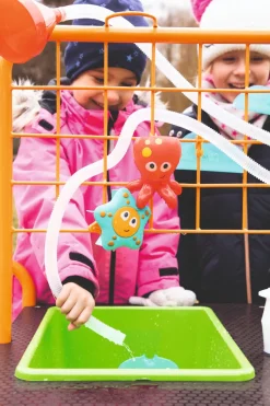 Mobiler Gartenspieltisch - Wasser & Sand