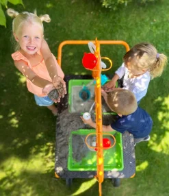 Mobiler Gartenspieltisch - Wasser & Sand