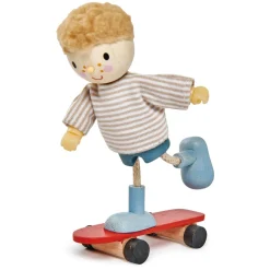 Puppenhausfigur - Edward & Skateboard